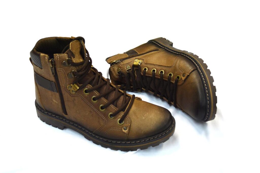高い価格の登山靴のイメージ画像